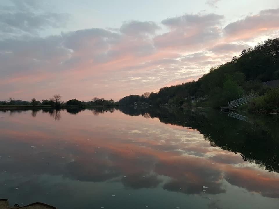 La Roulotte De Moulin Rouge Βίλα Audelange Εξωτερικό φωτογραφία